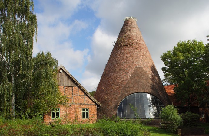 Der Glasturm des LWL-Industriemuseums Glashütte Gernheim.