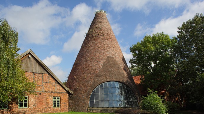 Der historische Turm der Glashütte